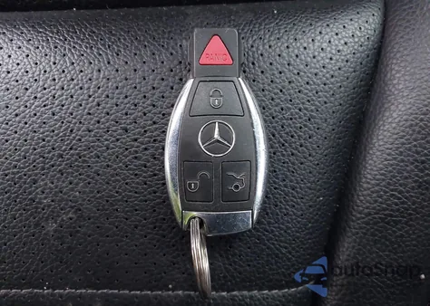 2017 Mercedes-Benz Glc 300 300 z USA, uszkodzony, nr VIN WDC0G4JB8HF126905